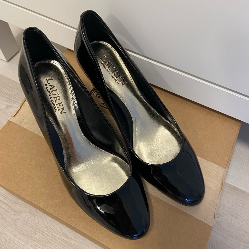 Ralph Lauren Heels - Black Patent Leather - Size 7.5